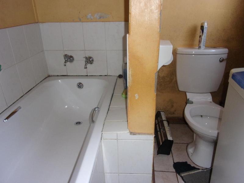 To Let 3 Bedroom Property for Rent in Madeira Park Eastern Cape